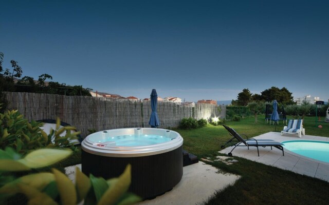 Amazing Home in Stobrec With Wifi and 4 Bedrooms