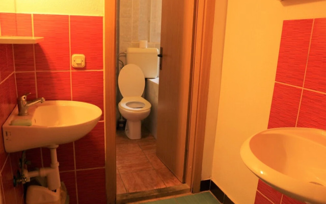 Alma Hostel 2
