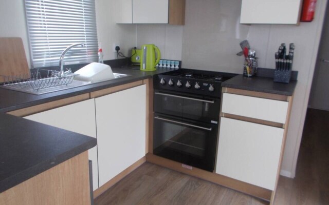 3 bed Caravan Abergel