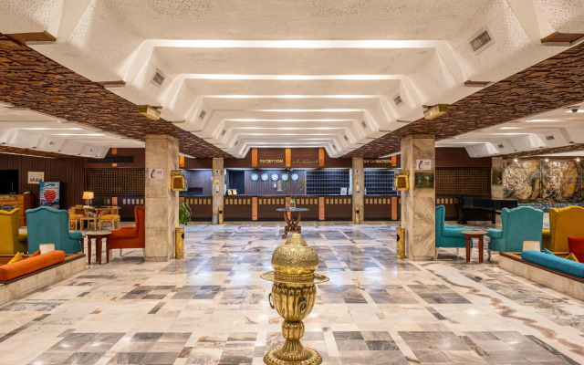 Aracan Eatabe Luxor Hotel