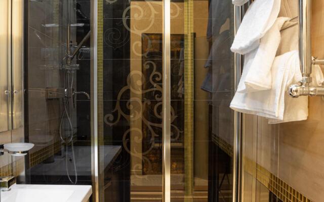 Апартаменты Счастье жить в центре Севастополя на ул. Большая Морская, д.32