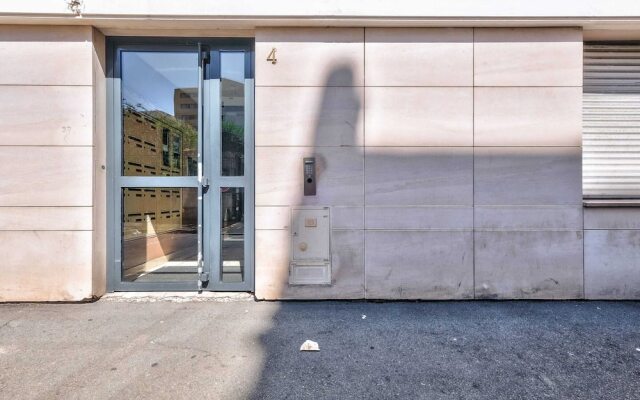 Nice 2 Room Apartment in Paris
