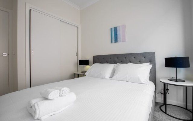 Comfy And Warm Home In Point Cook