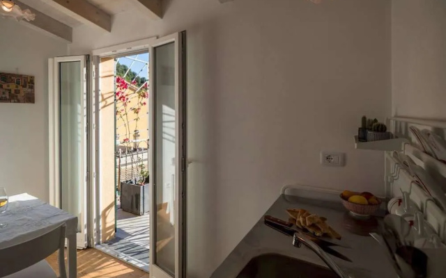 Liersena Sea View Mini Villa with AC