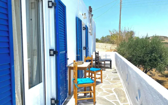 Amazing Blue Marsis Apartment in Paros