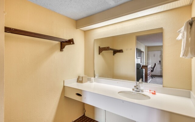 OYO Hotel Jackson Fairgrounds I-55