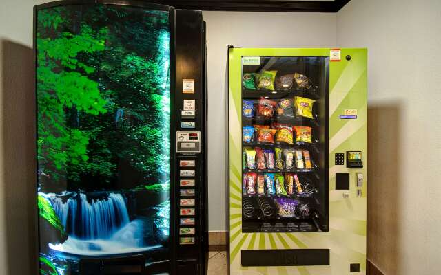 Motel 6 Fort Worth, TX – I-35 & I-20