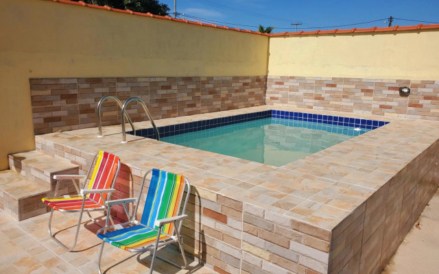 Casa em Condomínio com Piscina Privativa