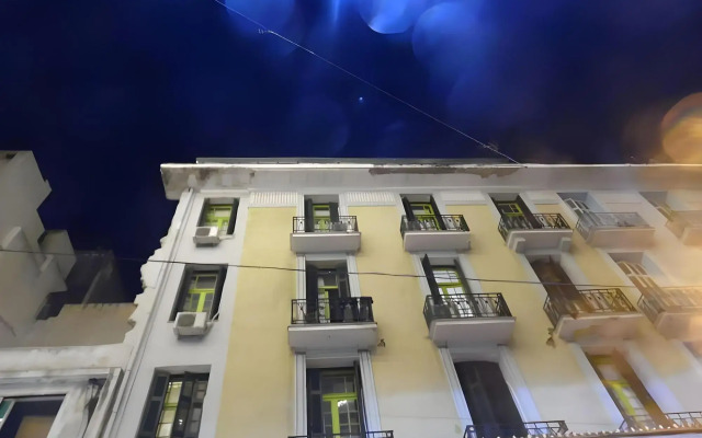 Zeus Hostel