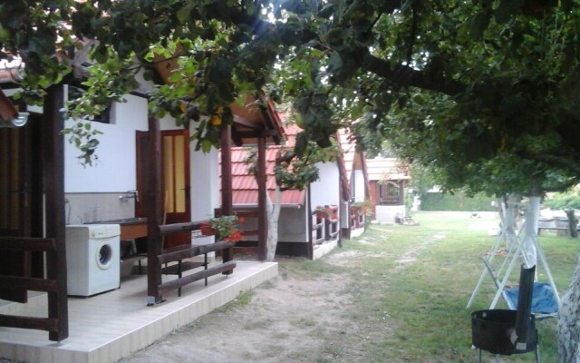 Bungalow With 2 Bedrooms in Kutina, With Enclosed Garden and Wifi