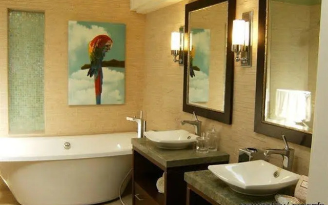 Romora Bay Resort & Marina
