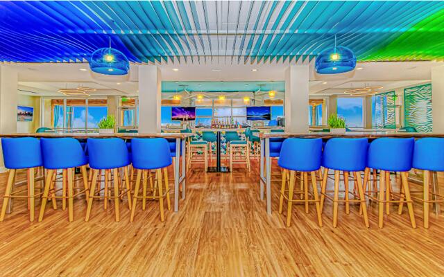 Holiday Inn Resort Oceanfront at Surfside Beach by IHG