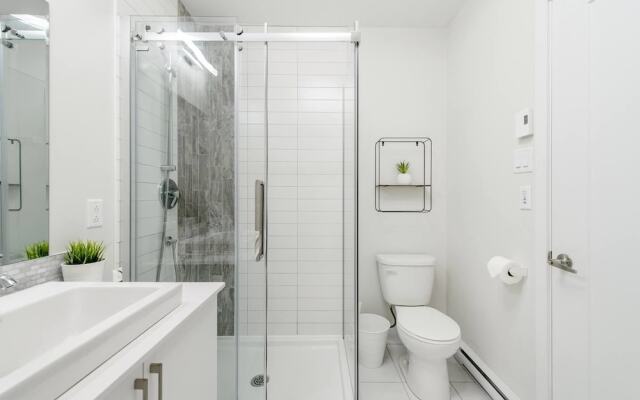 Cool and Comfortable 2 Bedroom Den