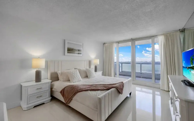 The Grand Wonder Biscayne