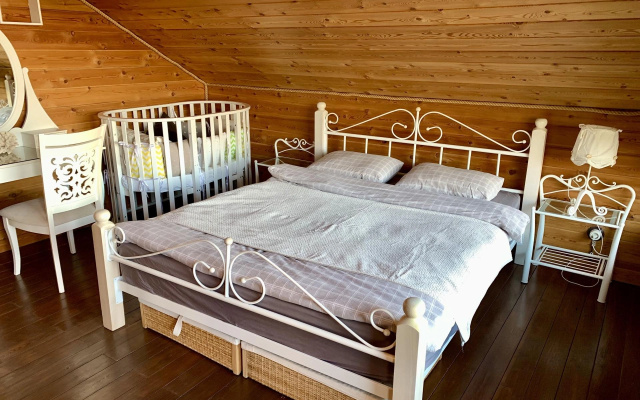 Гостевой комплекс HolidayThree (Холидей Три)