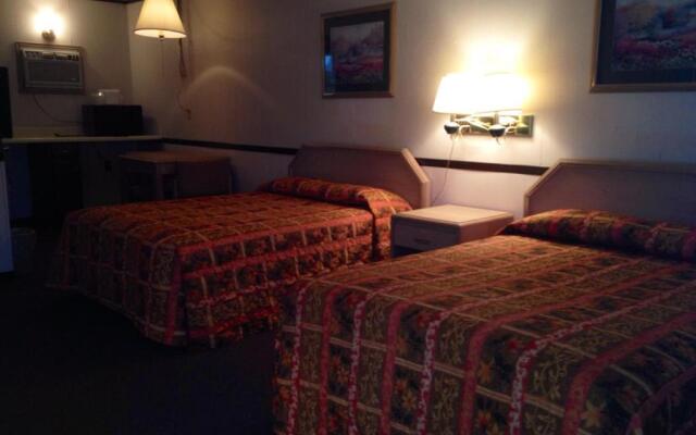 Twin Pine Motel