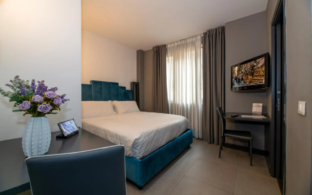 Golden Hotel