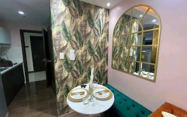 Air Residence Makati Elegant Design WiFi