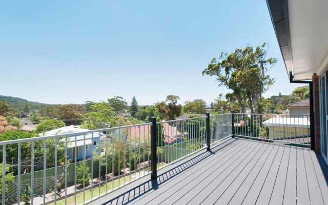 The Rest, 6 Flannel Flower Fairway