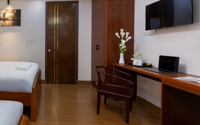 Catba Hong Kong Hotel