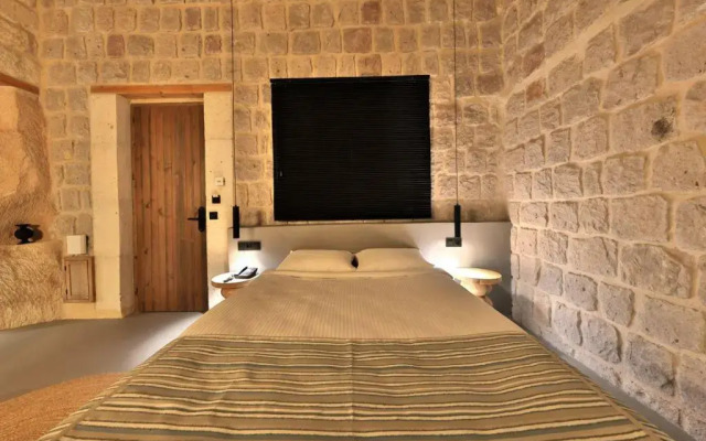 Simurg Cave House