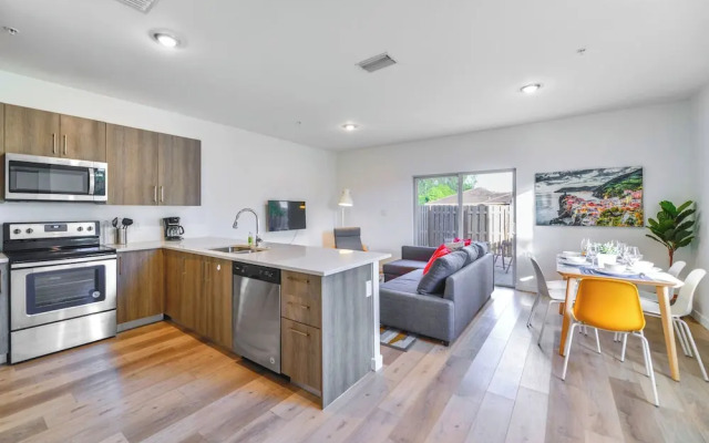 Stylish Townhouses by Design District