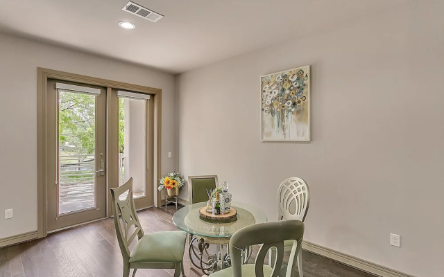 Cozy Condo Nature,park &lakeview 2 Bedroom Condo