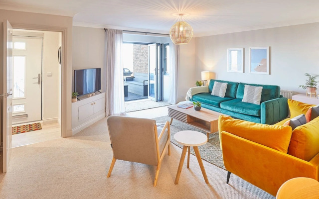 Host Stay Salty Seaview