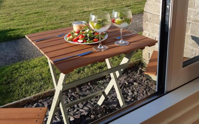 Chalet 18 Widemouth Bay Holiday Village