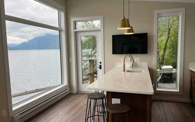 The Lodge on Harrison Lake