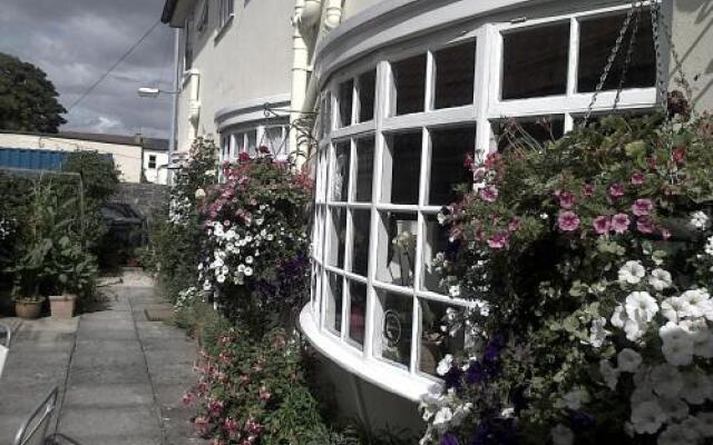 Lewinsdale Lodge