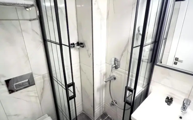 Dali Boutique Hotel
