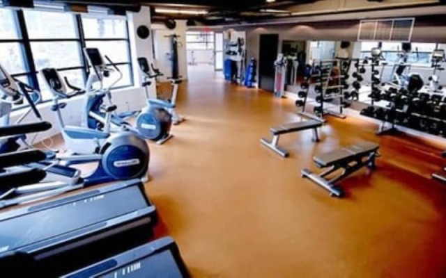 LARGE 3-Br 3-Ba | Ski In/Out | Pool & Hot Tubs | Central Upper Village Location