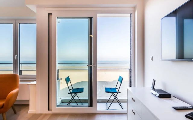 Winoc 402 Apartment With sea View in Koksijde