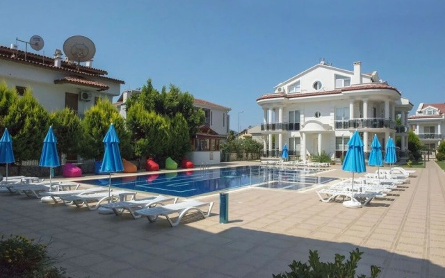 Serenity Apartments 4 by Villamnet