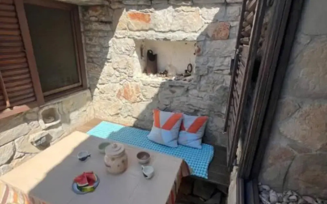Romantic Stone House and Yard Near Stunning Beach