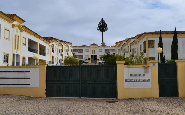 Apartamento T2 em condomínio fechado.