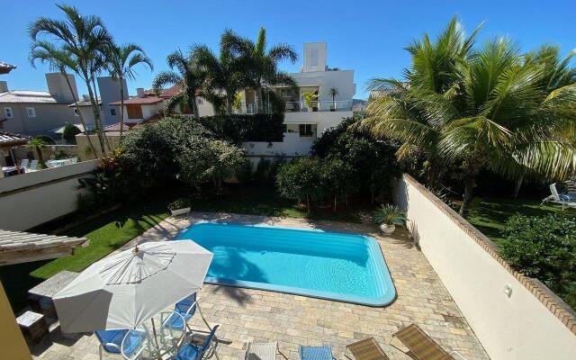 Casa 3 Dormitórios Jurere Internacional