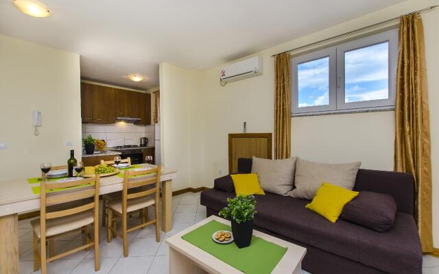 Apartments Glavan