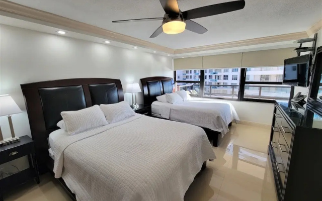 Alexander 819 2 Bedroom Apts