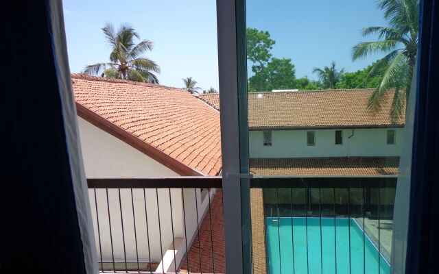 Earl's Red Passikudah