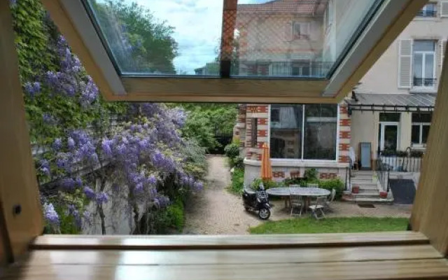 "Maison Schott" Studio
