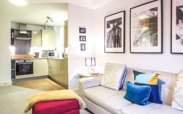 Tudors eSuites City Center Apartment