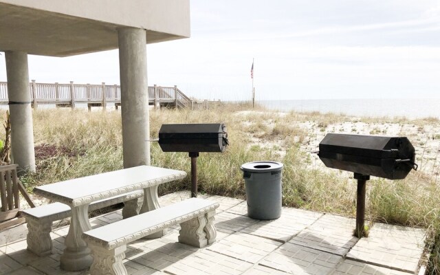 Beachfront Windemere Condos by Hosteeva