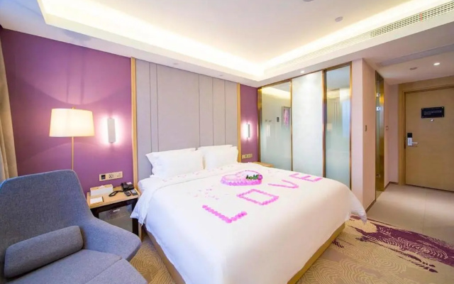 Lavande Hotel (JiangWang RT Mart store, Yangzhou railway station)