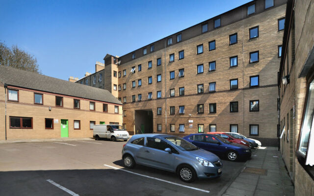 Destiny Student Meadow Court - Campus Accommodation