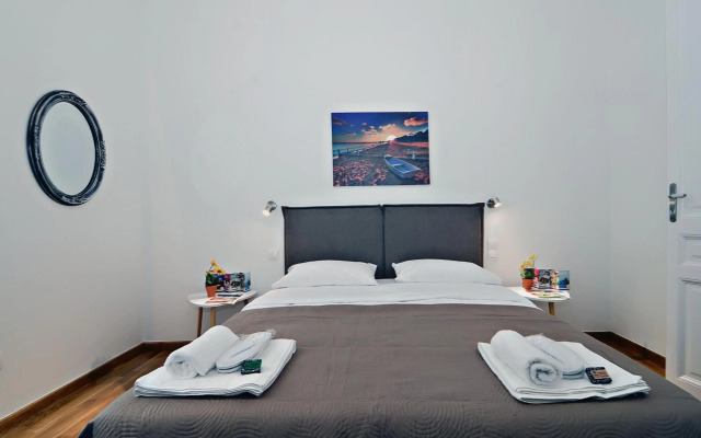 Neoclassical House with Unique Athenian Yard (nearby metro station)