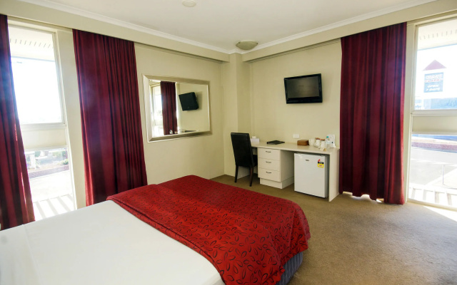 Isa Hotel