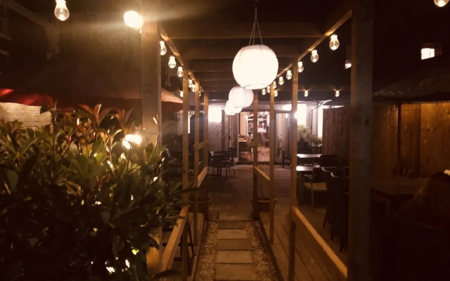 Morleys Bistro | By Huluki Sussex Stays