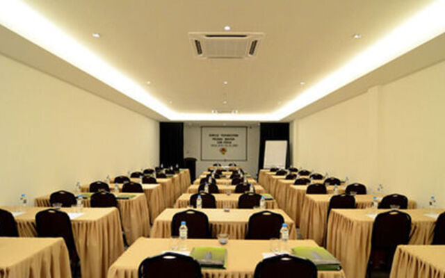 The Leverage Business Hotel Mergong